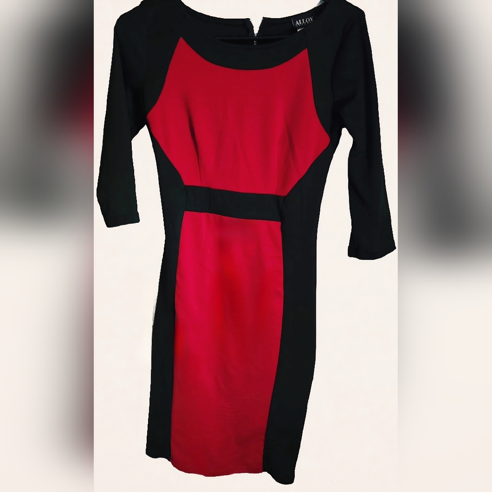 Elegant Black and Red Dress Long Sleeve Alloy Apparel Size Small by Alloy